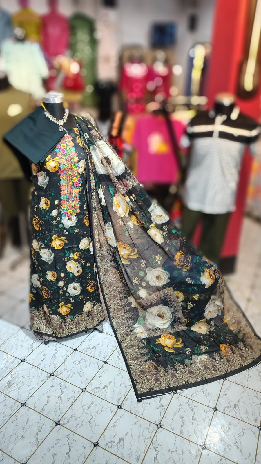 HD প্রিন্ট থ্রি পিস