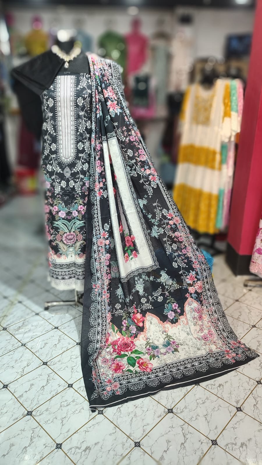 আনস্টিজ জমজম থ্রি পিস