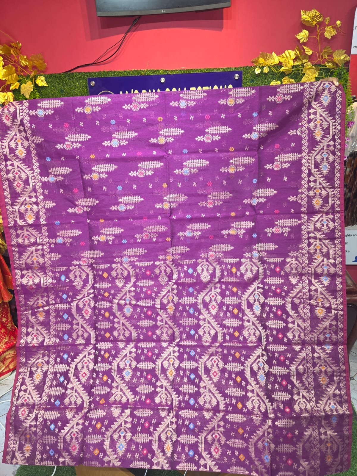 নারীদের শাড়ি